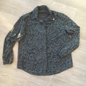 Lululemon To-and-from button up